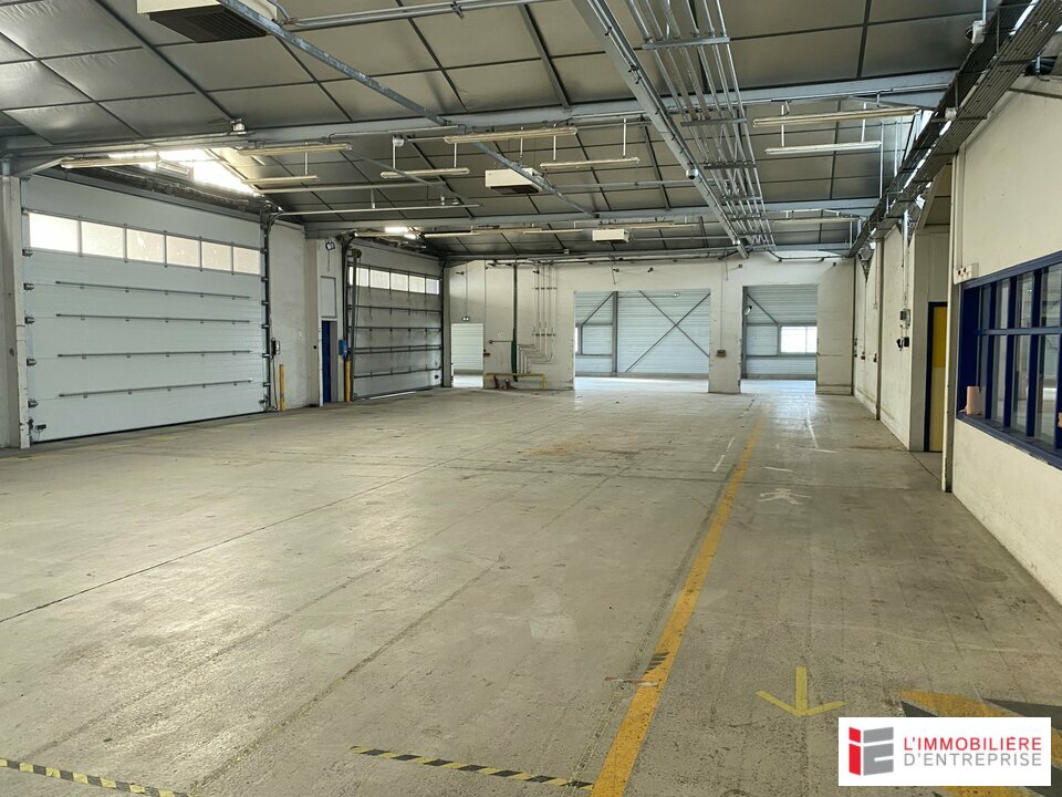 LOCATION  LOCAL D'ACTIVITÉ  1 646 M²  RENNES
