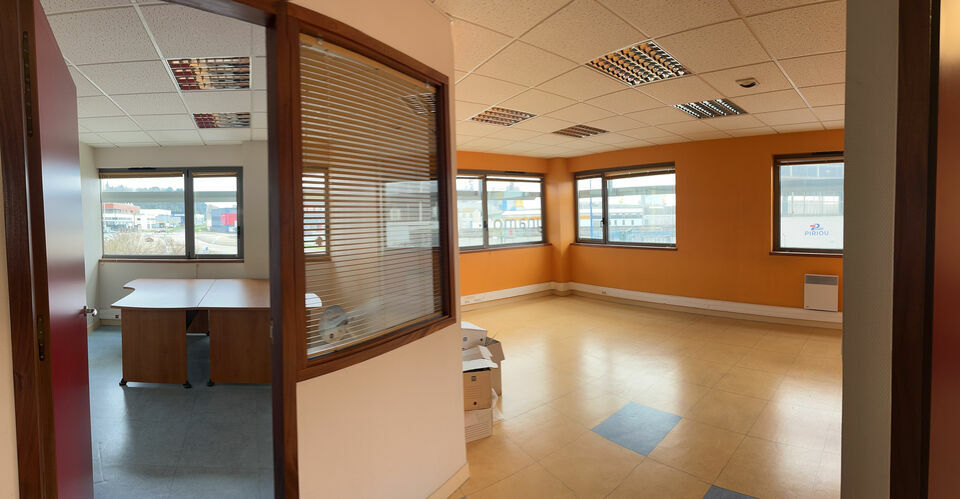 Visuel 1 de l'annonce : A LOUER -BUREAUX - PORT DE COMMERCE