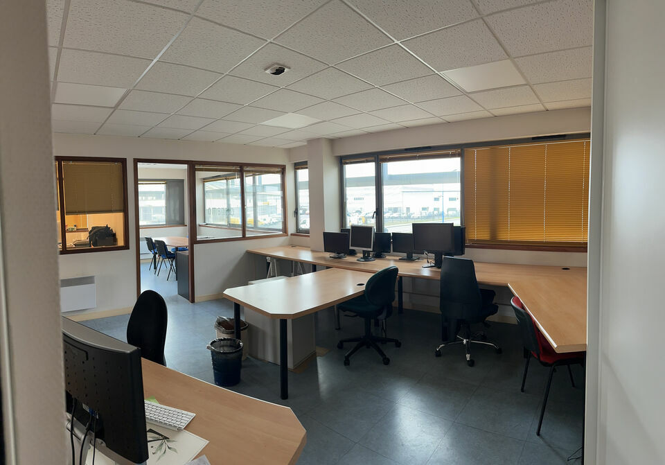 Visuel 4 de l'annonce : A LOUER -BUREAUX - PORT DE COMMERCE