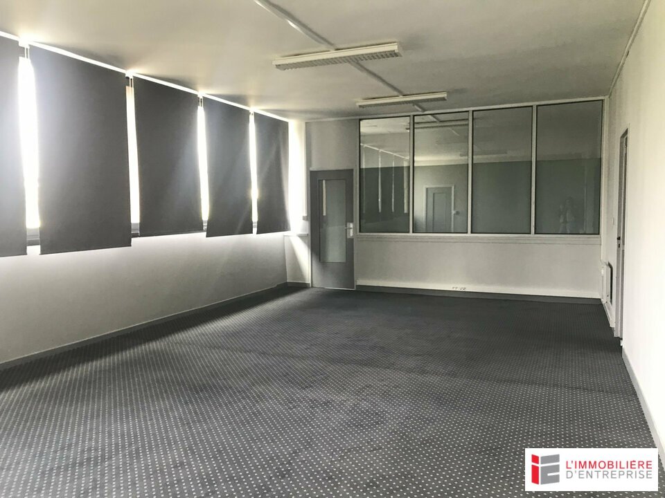 BUREAUX 200 M² A LOUER GUINGAMP (ZI GRÂCES)