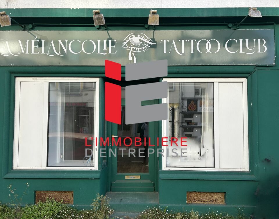 À LOUER  Local commercial avec excellente visibilité  Lanester