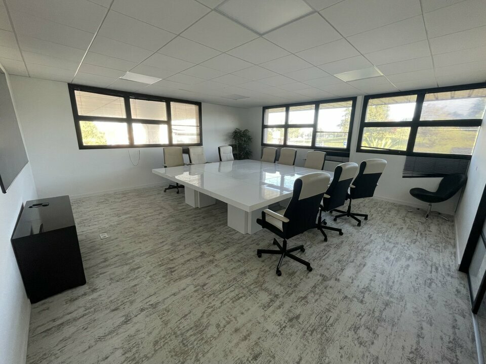 Visuel 2 de l'annonce : A LOUER - BUREAUX - GUIPAVAS