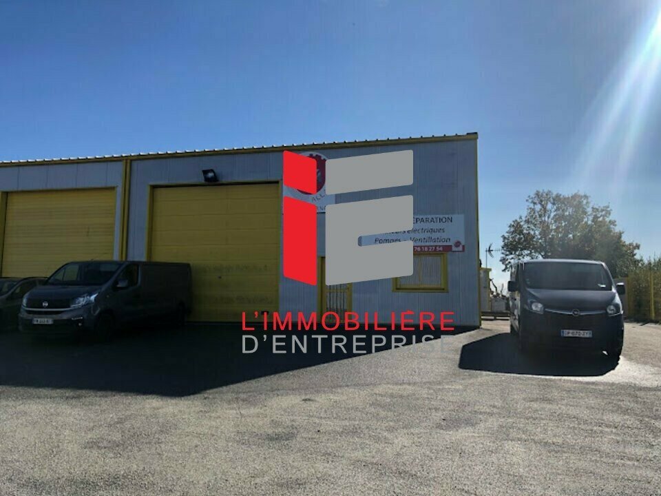 Bâtiment industriel à louer  457 m²  Accès immédiat RN165