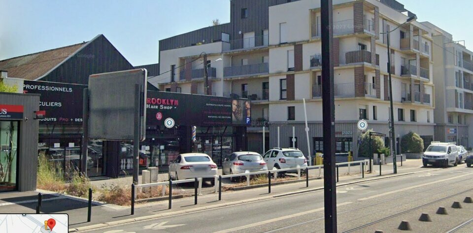 NANTES ROUTE DE VANNES , DESSERVIE PAR LE TRAMWAY