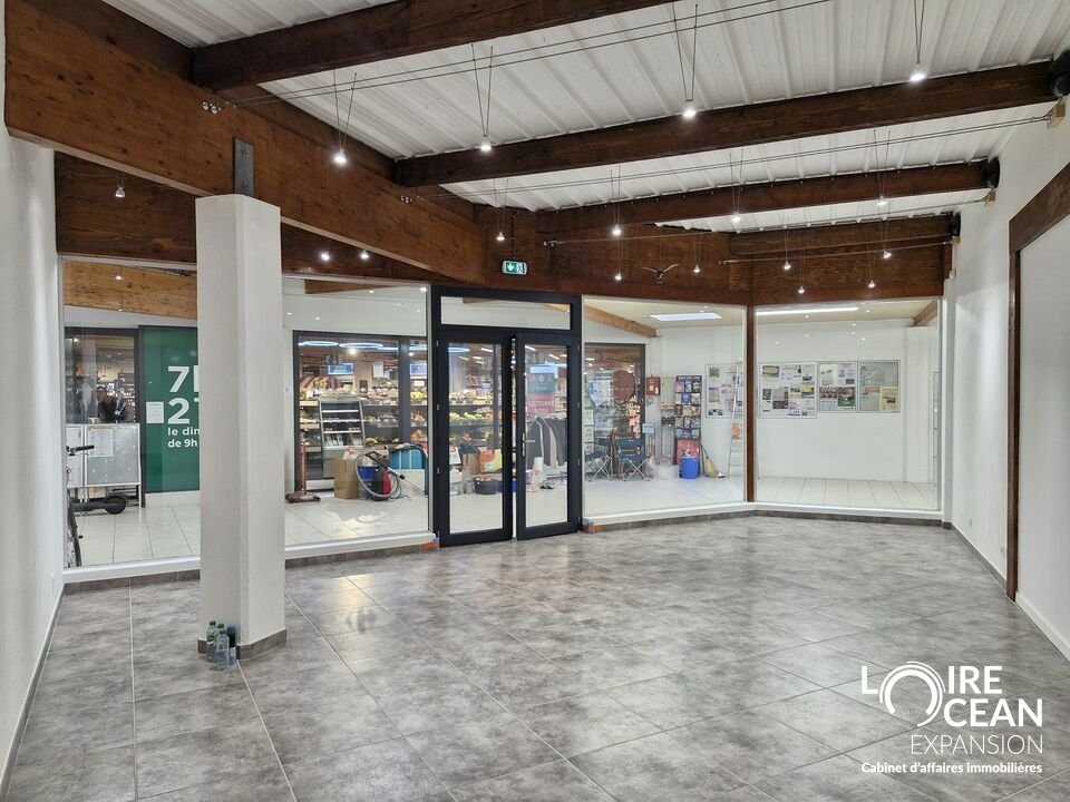 LA BERNERIE-EN-RETZ  LOCAL COMMERCIAL D&rsquo;ENVIRON 40 M² À VENDRE  130 000 Euros
