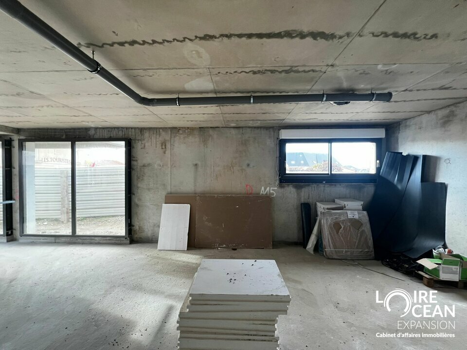 LOCAL COMMERCIAL NEUF GRANDE VISIBILITE AXE PRINCIPAL PORNIC