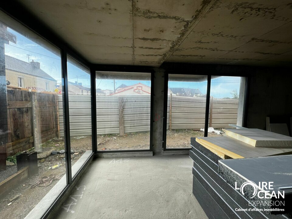 LOCAL COMMERCIAL NEUF GRANDE VISIBILITE AXE PRINCIPAL PORNIC