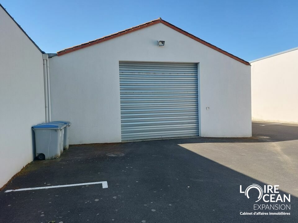 À LOUER  Bureau de 100 m² en zone commerciale  Sud de Nantes