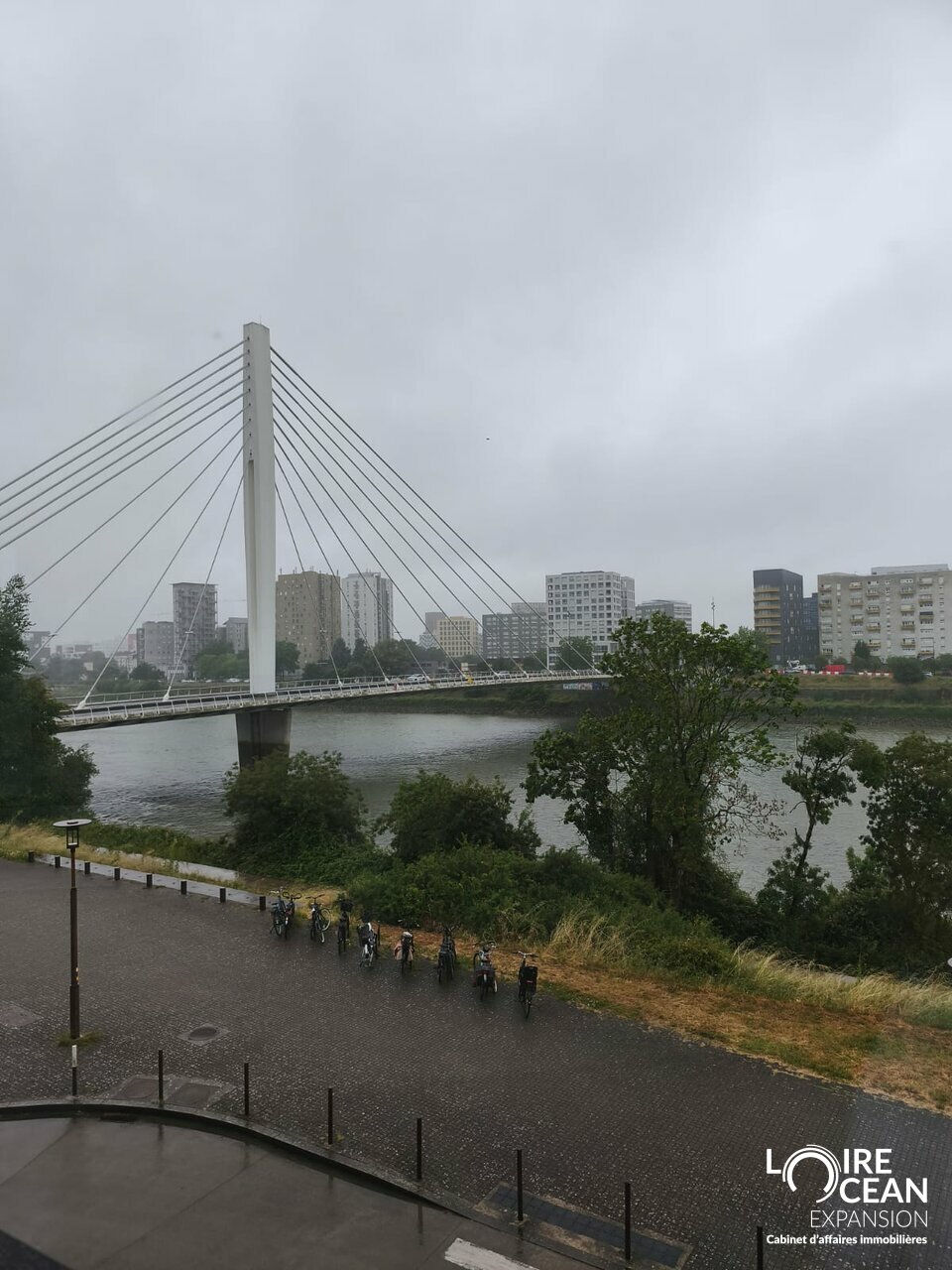 Bureaux lumineux vue Loire