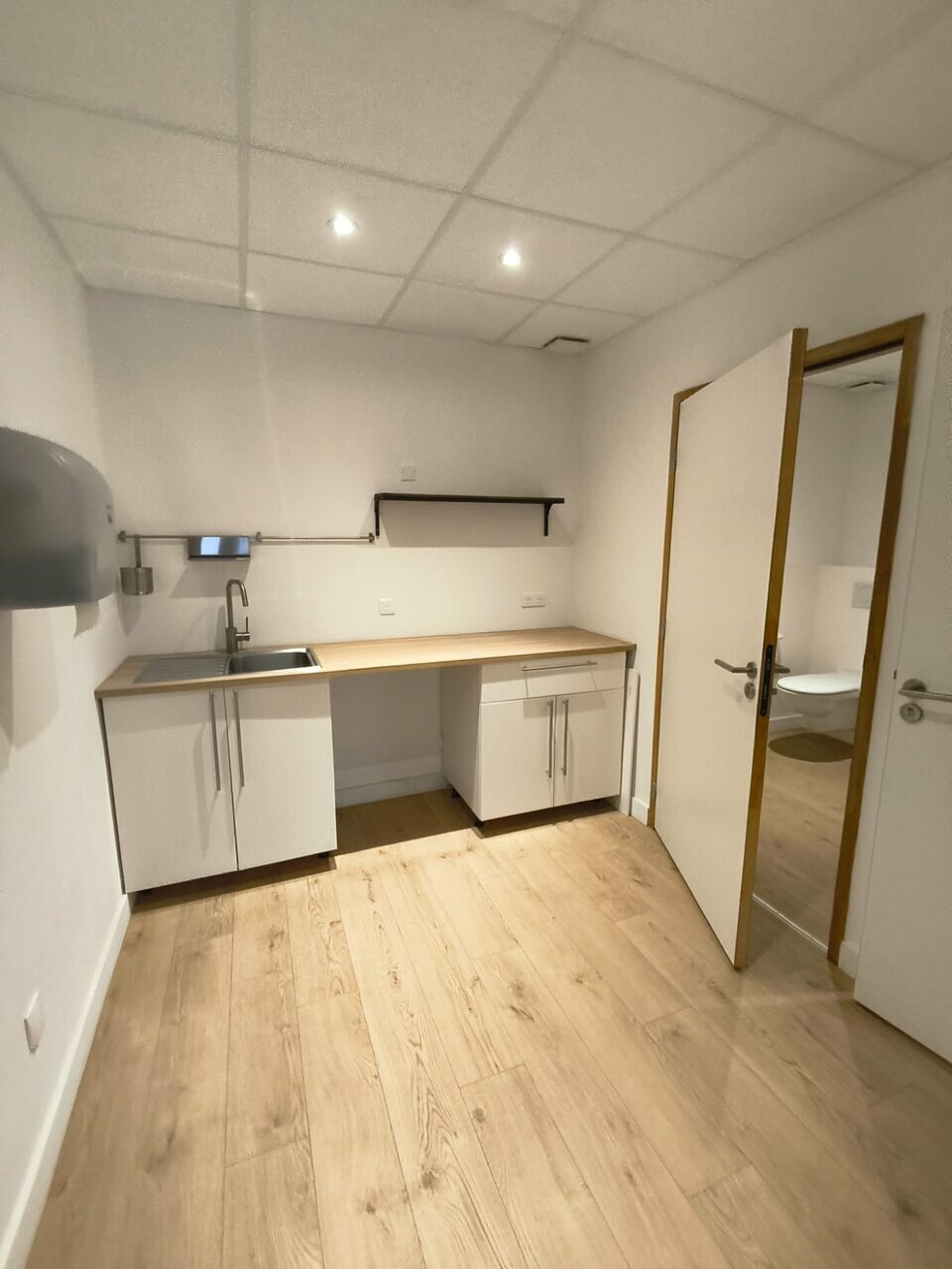 Local 102 m² – Île de Nantes