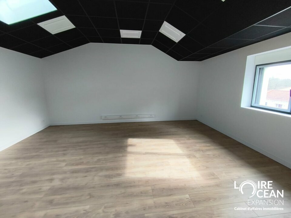 Local professionnel 120 m²  Axe très passant entre Pont-Saint-Martin et Rezé