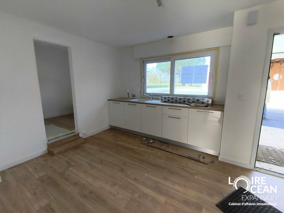Local professionnel 120 m²  Axe très passant entre Pont-Saint-Martin et Rezé