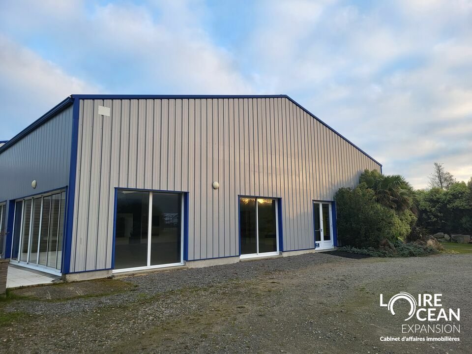 OPPORTUNITE LOCAL D’ACTIVITE  AVEC TERRAIN CONSTRUCTIBLE A LA VENTE DANS LA ZA  DE ST MICHEL CHEF CHEF !