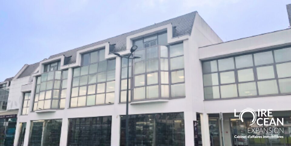 Bureaux 861 m²  Centre commercial Grand Maine  Angers Ouest