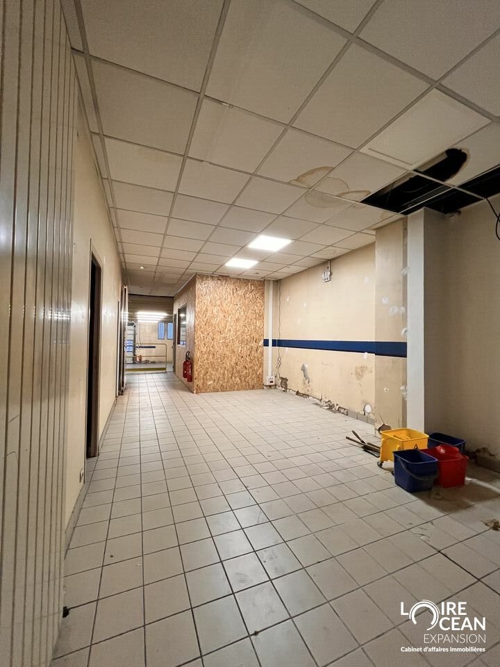 LOIRE OCÉAN EXPANSION vous propose à la LOCATION :

Un local d&rsquo;activités de 320 m², situé à proximité immédiate du centre-ville de Nantes, sur l&rsquo;Île de Nantes, dans un environnement urbain dynamique, parfaitement adapté aux activités logistiques et de d