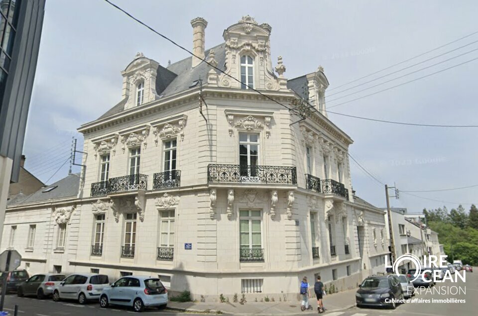 À louer, plateau de bureaux de 280 m²  Quai de Versailles