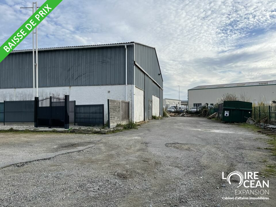 ZONE DE BESLON – LA BAULE – LOCAL D’ACTIVITE – SURFACE RARE