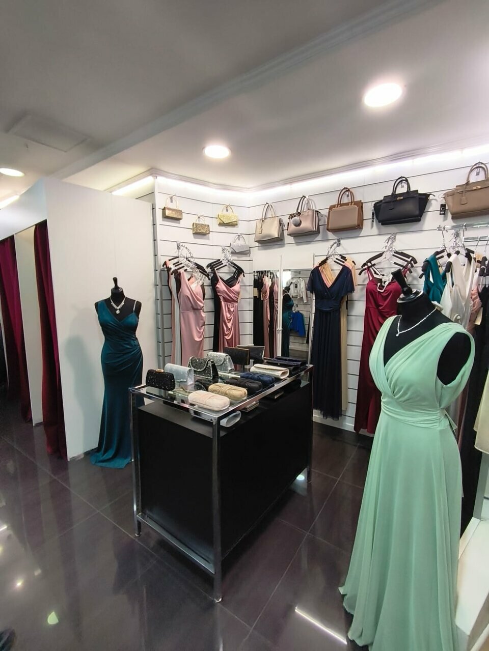 Local commercial excellente visibilité – Emplacement stratégique