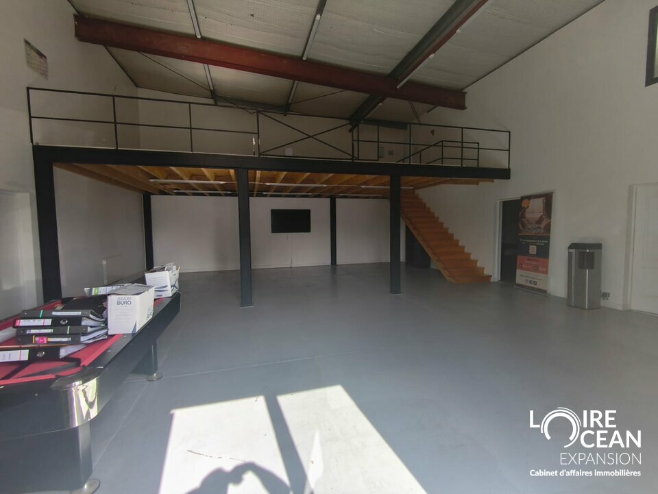 A VENDRE LOCAL D ACTIVITÉ