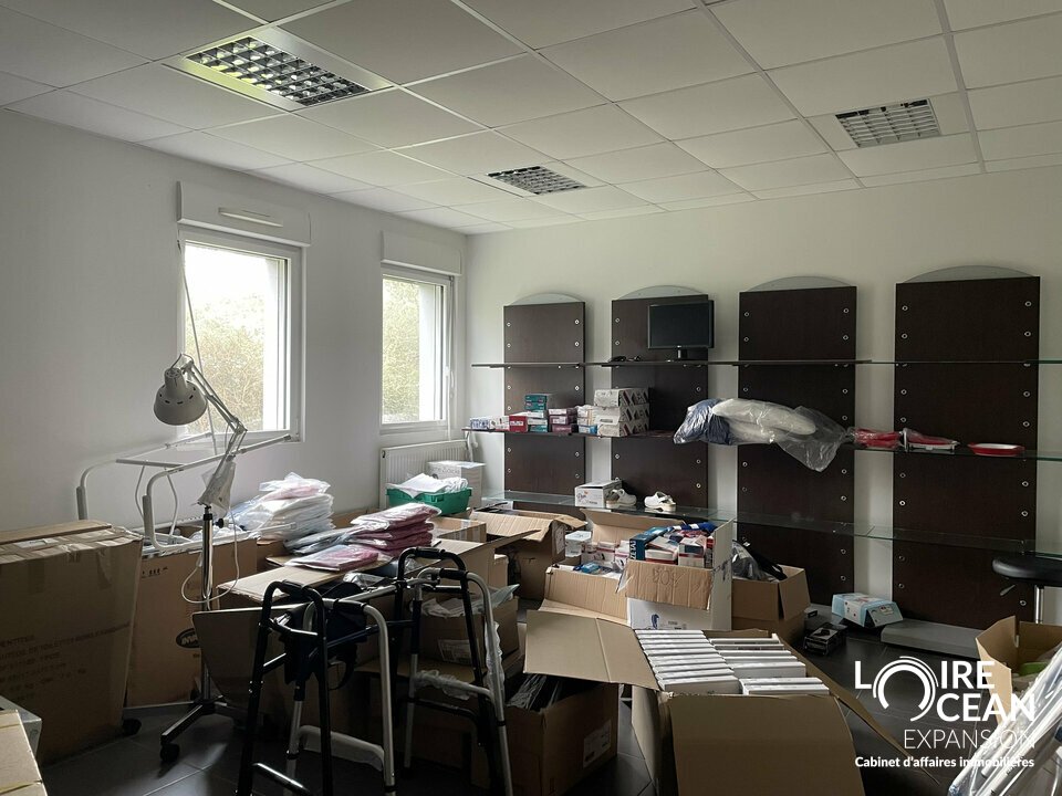 À louer  Ensemble de bureaux à Vallet