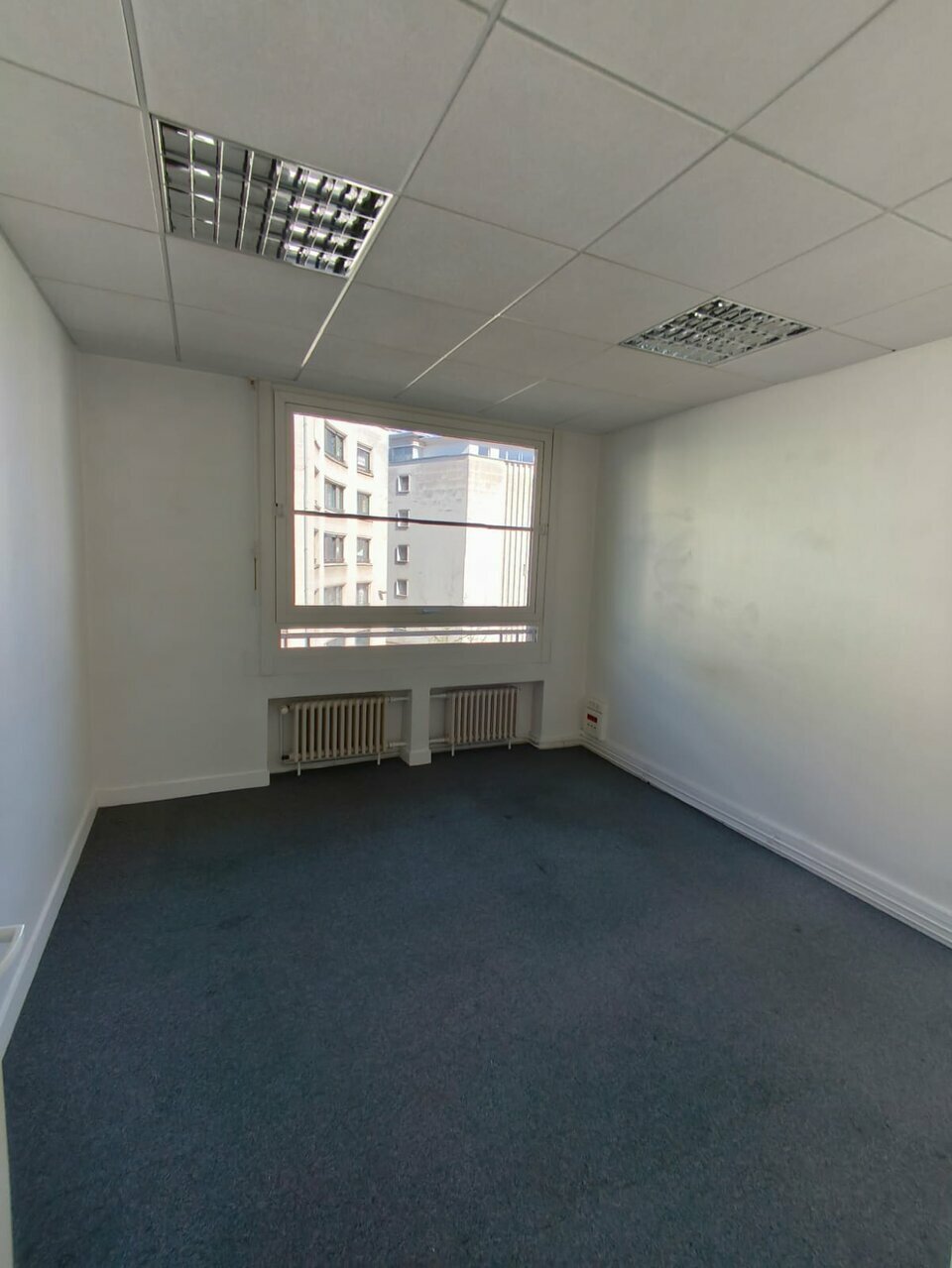 Bureaux lumineux 96 m²  Plein centre-ville  Accès PMR / Ascenseur
