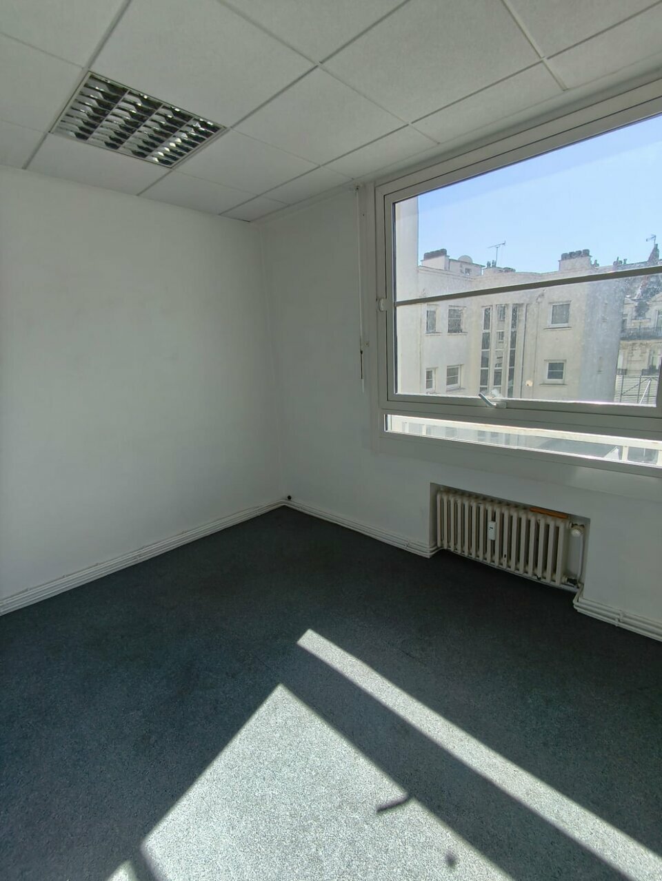 Bureaux lumineux 96 m²  Plein centre-ville  Accès PMR / Ascenseur