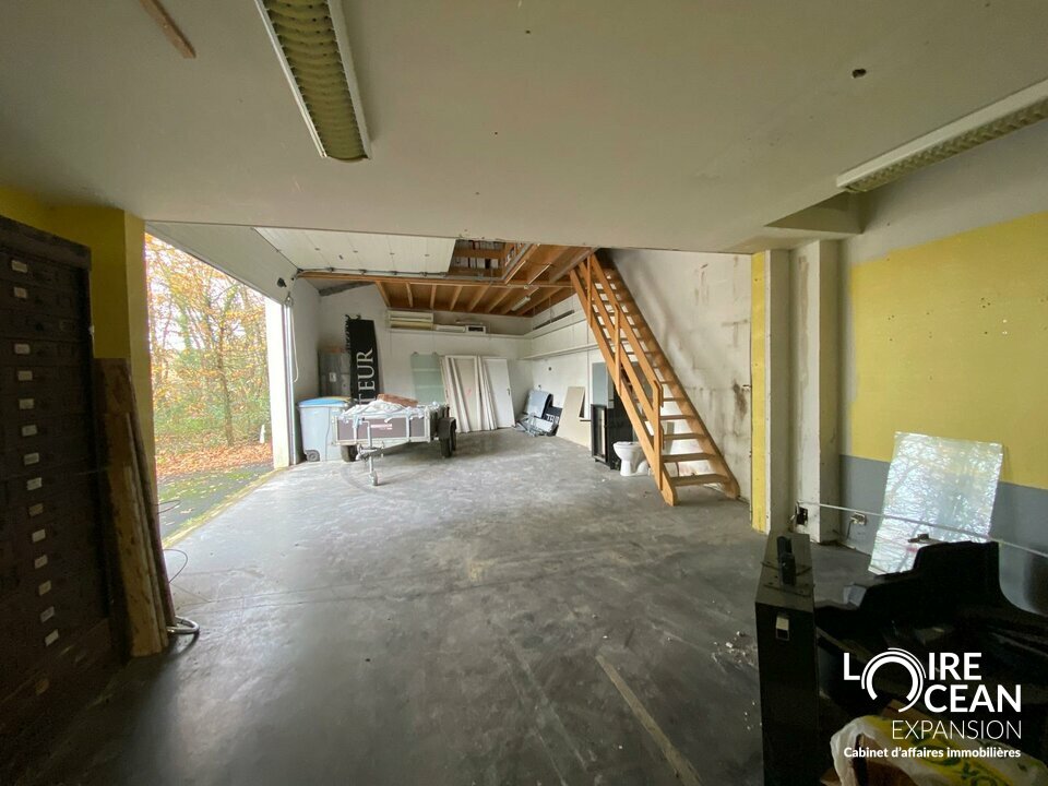 OPPORTUNITÉ RARE : LOCAL MIXTE AVEC SHOWROOM, BUREAUX ET STOCKAGE