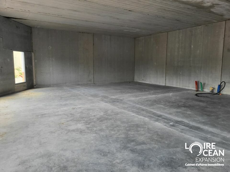 LOCAL COMMERCIALZONE COMMERCIALE SUR AXE PASSANT PORNIC !