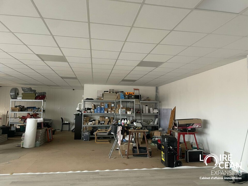 Local commercial 300 m²  Emplacement gare Challans