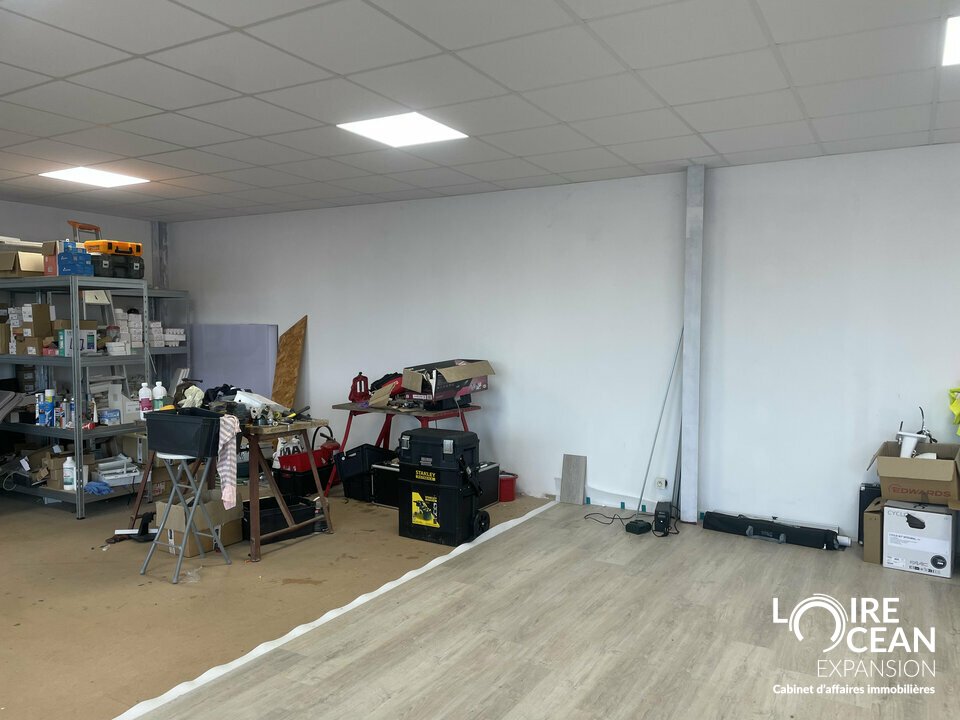 Local commercial 300 m²  Emplacement gare Challans