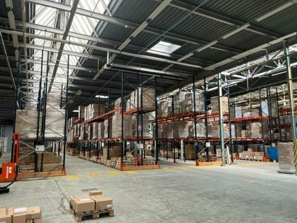 À LOUER  Entrepôt logistique de 2 860 m² sur site sécurisé de 13 ha  Région Cholet