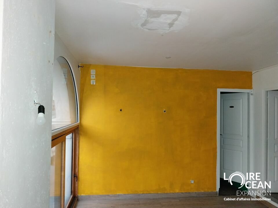 À louer  Local commercial pour restauration avec terrasse  60 m²  Proche centre