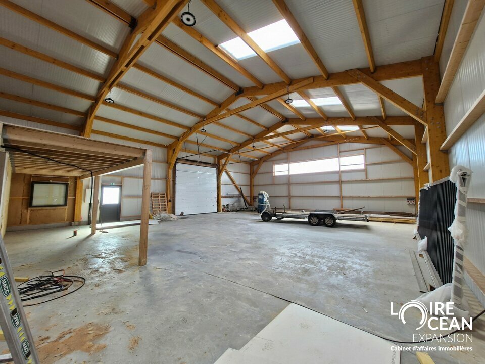 À LOUER  LOCAL D&rsquo;ACTIVITÉ DE 290 M²  PARC D&rsquo;ACTIVITÉS DE LA HURLINE  SAINT-PÈRE-EN-RETZ