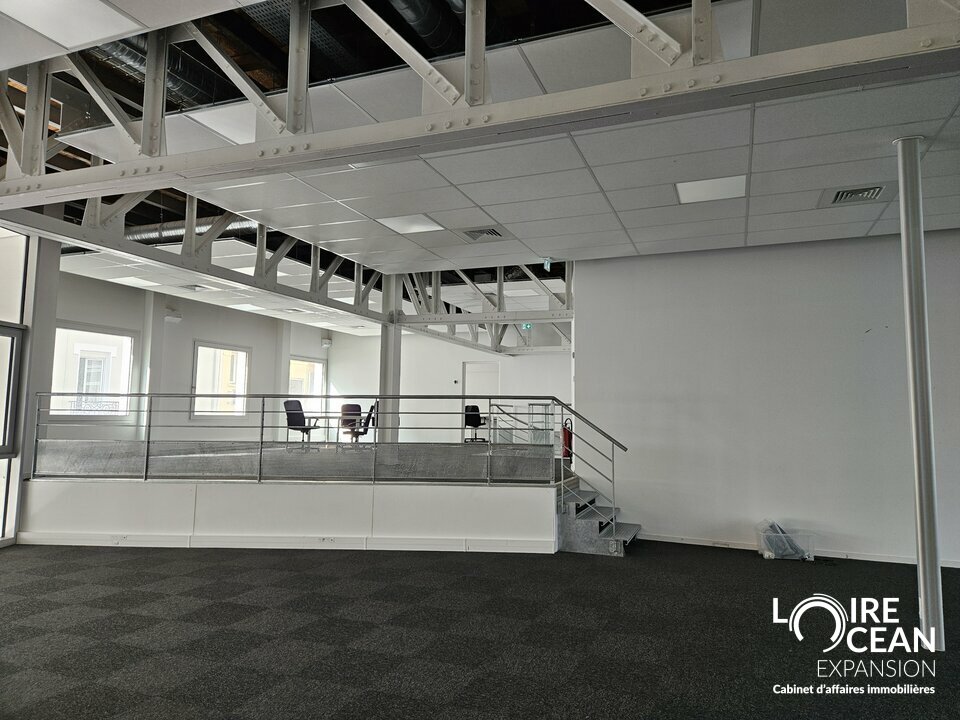 À LOUER  Bureaux rénovés Nantes centre  480 m² divisibles