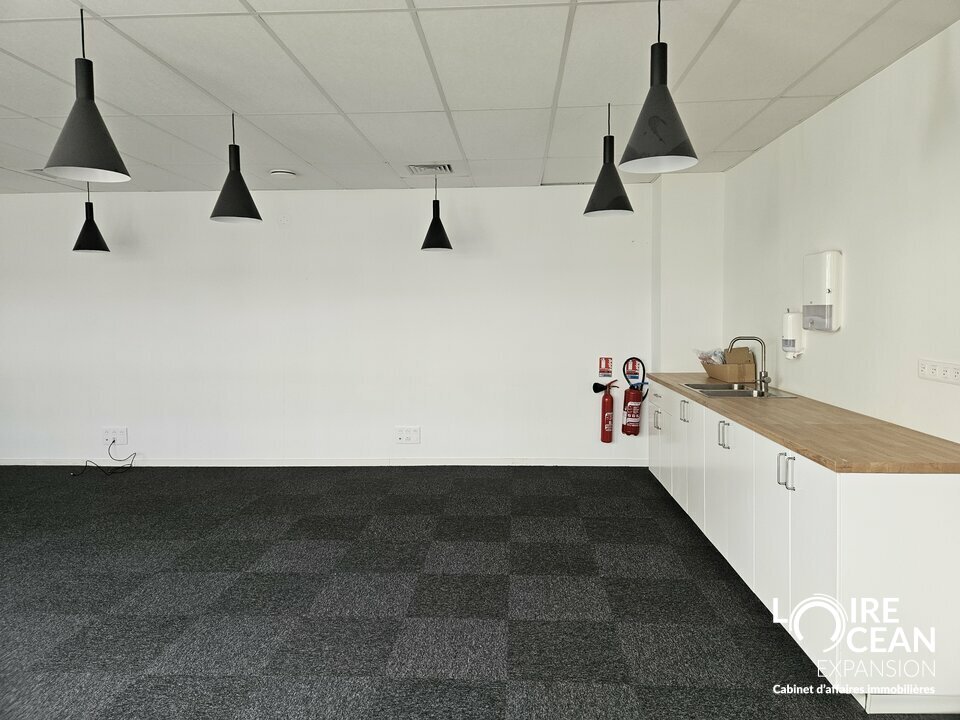 À LOUER  Bureaux rénovés Nantes centre  480 m² divisibles