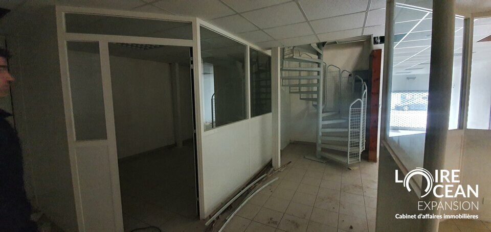 À Vendre  Local commercial de 250 m²  Saint-Sébastien-sur-Loire