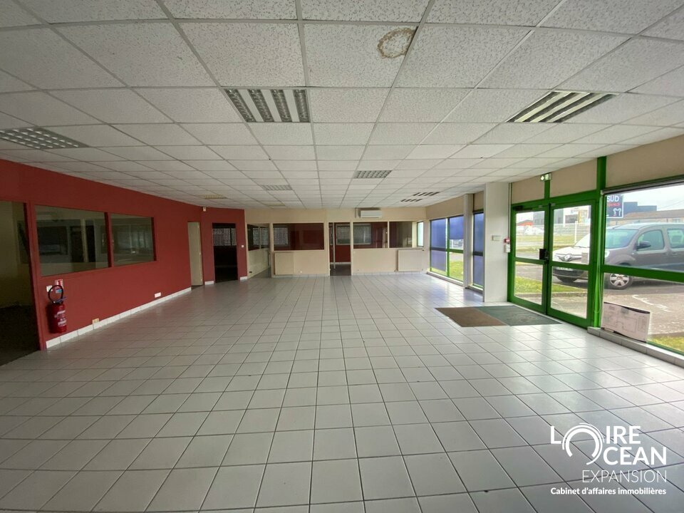 À LA VENTE  IMMEUBLE MIXTE BUREAUX & ACTIVITÉS  BASSE-GOULAINE