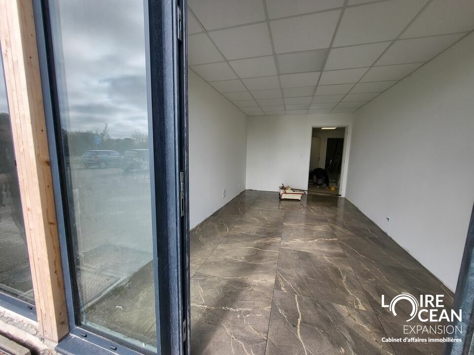 LOCAL COMMERCIAL/BUREAU