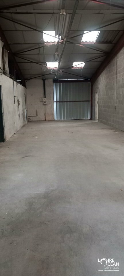 À louer  Local d’activité d’environ 114 m²  Est de l’agglomération nantaise À louer  Local d’activité d’environ 114 m²  Est de l’agglomération nantaise
