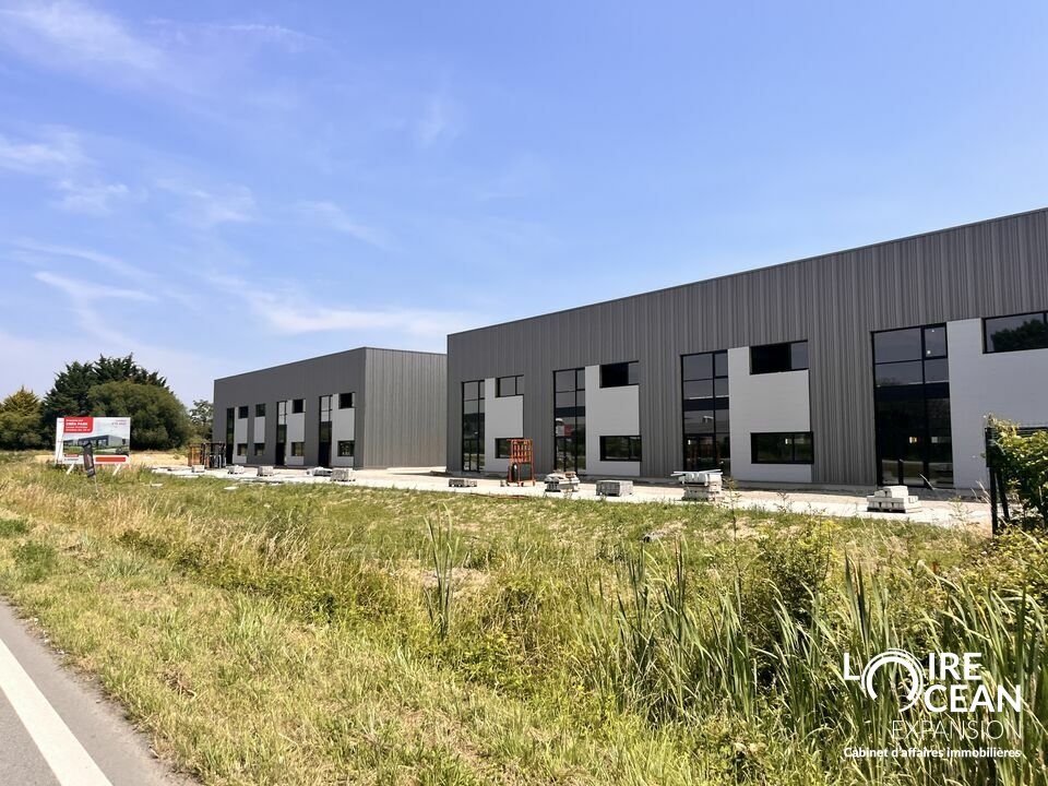 À LOUER  CELLULE D’ACTIVITÉS NEUVE 600m2  CRÉA PARK (Route de Paris)