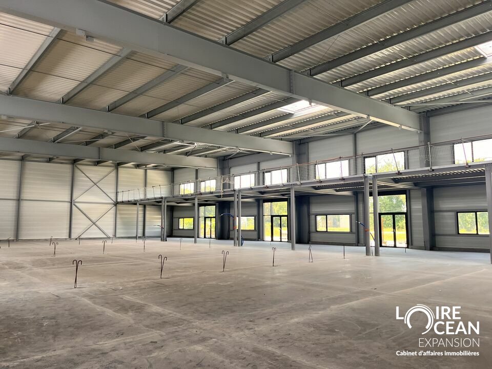 À LOUER  CELLULE D&rsquo;ACTIVITÉS NEUVE 600m2  CRÉA PARK (Route de Paris)