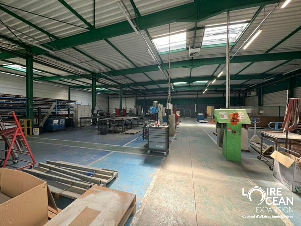 OPPORTUNITE RARE : GRAND BATIMENT ARTISANAL/INDUSTRIEL A SAINTE-PAZANNE !