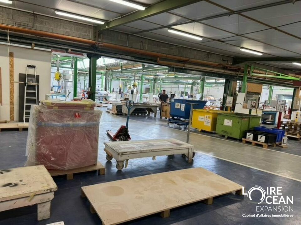 OPPORTUNITE RARE : GRAND BATIMENT ARTISANAL/INDUSTRIEL A SAINTE-PAZANNE !