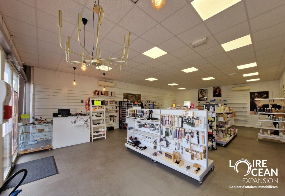 OPPORTUNITE LOCAL COMMERCIAL ZONE COMMERCIALE OUEST DE PORNIC