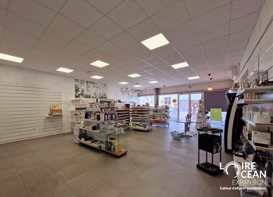 OPPORTUNITE LOCAL COMMERCIAL ZONE COMMERCIALE OUEST DE PORNIC