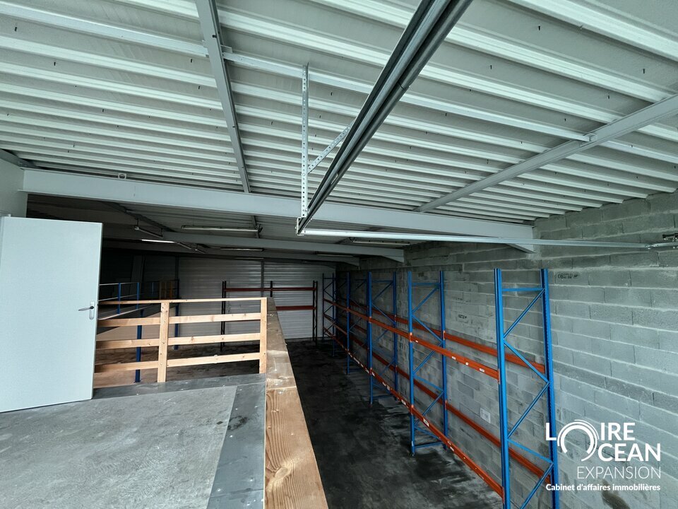 A VENDRE – LOCAL D&rsquo;ACTIVITÉS – 330m2
