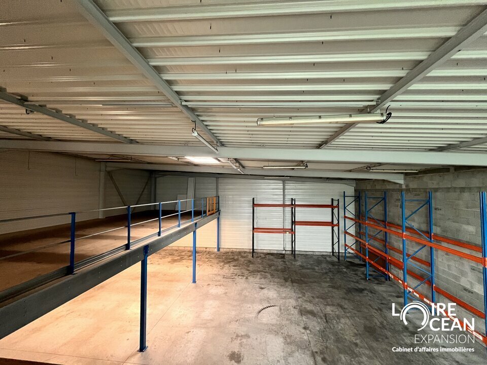 A VENDRE – LOCAL D&rsquo;ACTIVITÉS – 330m2
