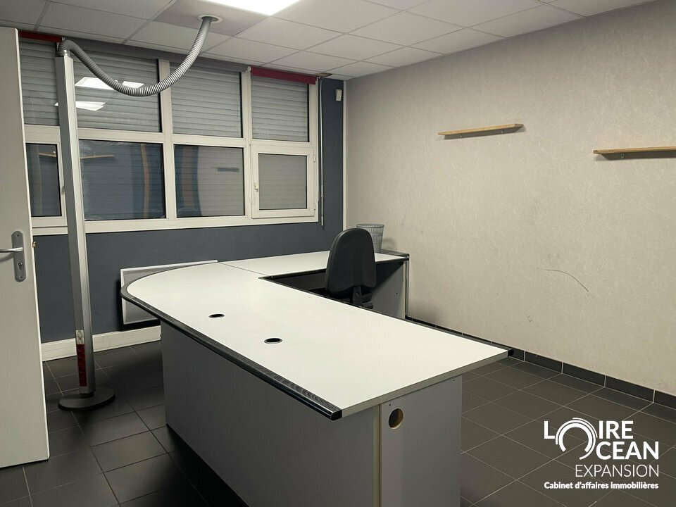 Ensemble commercial  Environ 780 m²  Emplacement premium à Vallet