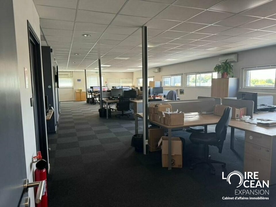OPPORTUNITE RARE : GRAND BATIMENT ARTISANAL/INDUSTRIEL A SAINTE-PAZANNE !