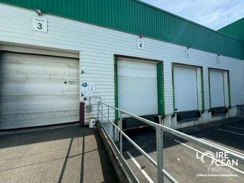 OPPORTUNITE RARE : GRAND BATIMENT ARTISANAL/INDUSTRIEL A SAINTE-PAZANNE !
